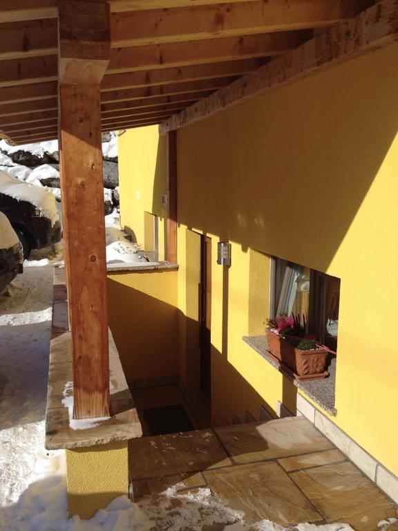 Haus Aperies Apartamento Pettneu am Arlberg Exterior foto