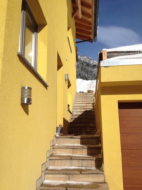 Haus Aperies Apartamento Pettneu am Arlberg Exterior foto
