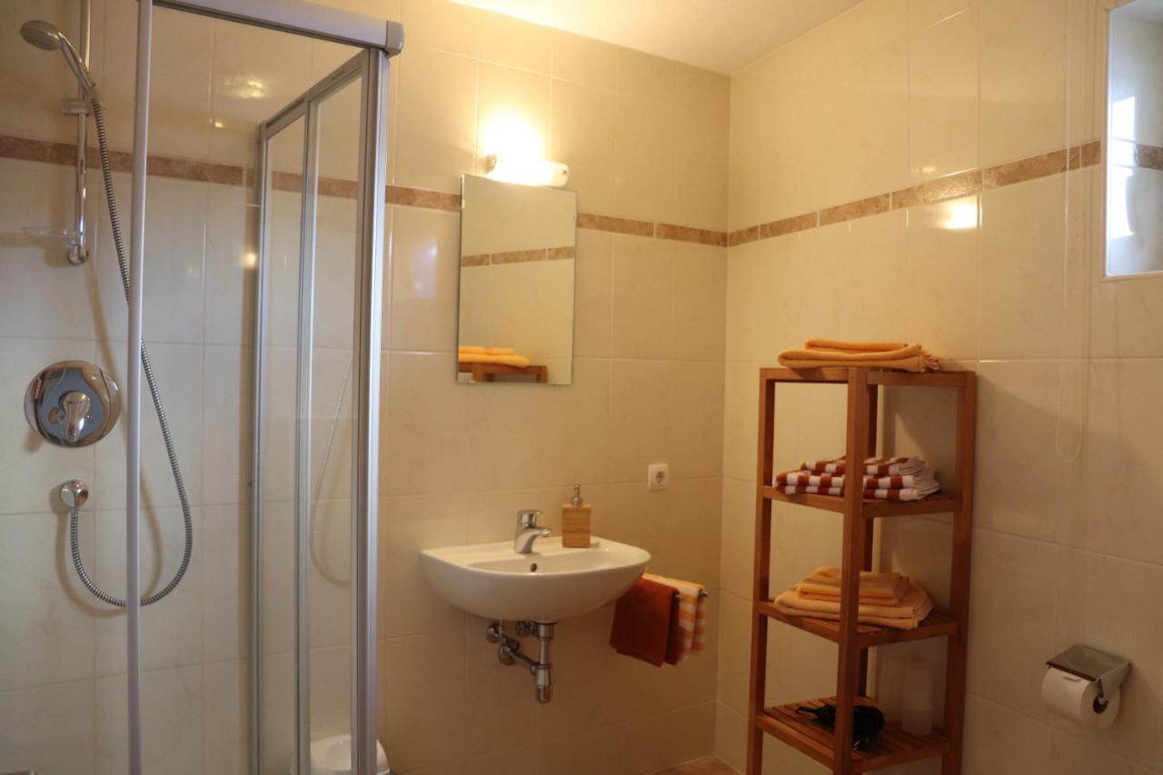 Haus Aperies Apartamento Pettneu am Arlberg Exterior foto