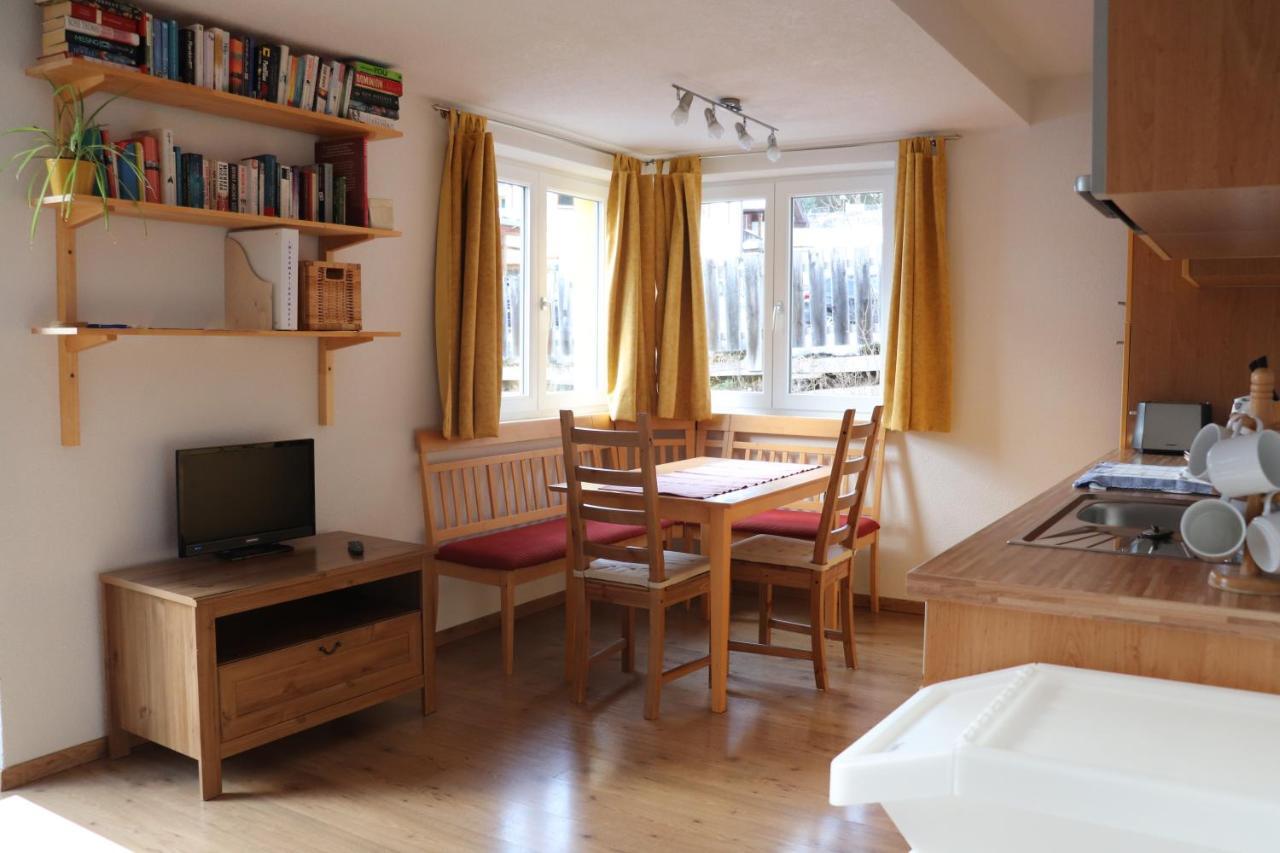 Haus Aperies Apartamento Pettneu am Arlberg Exterior foto