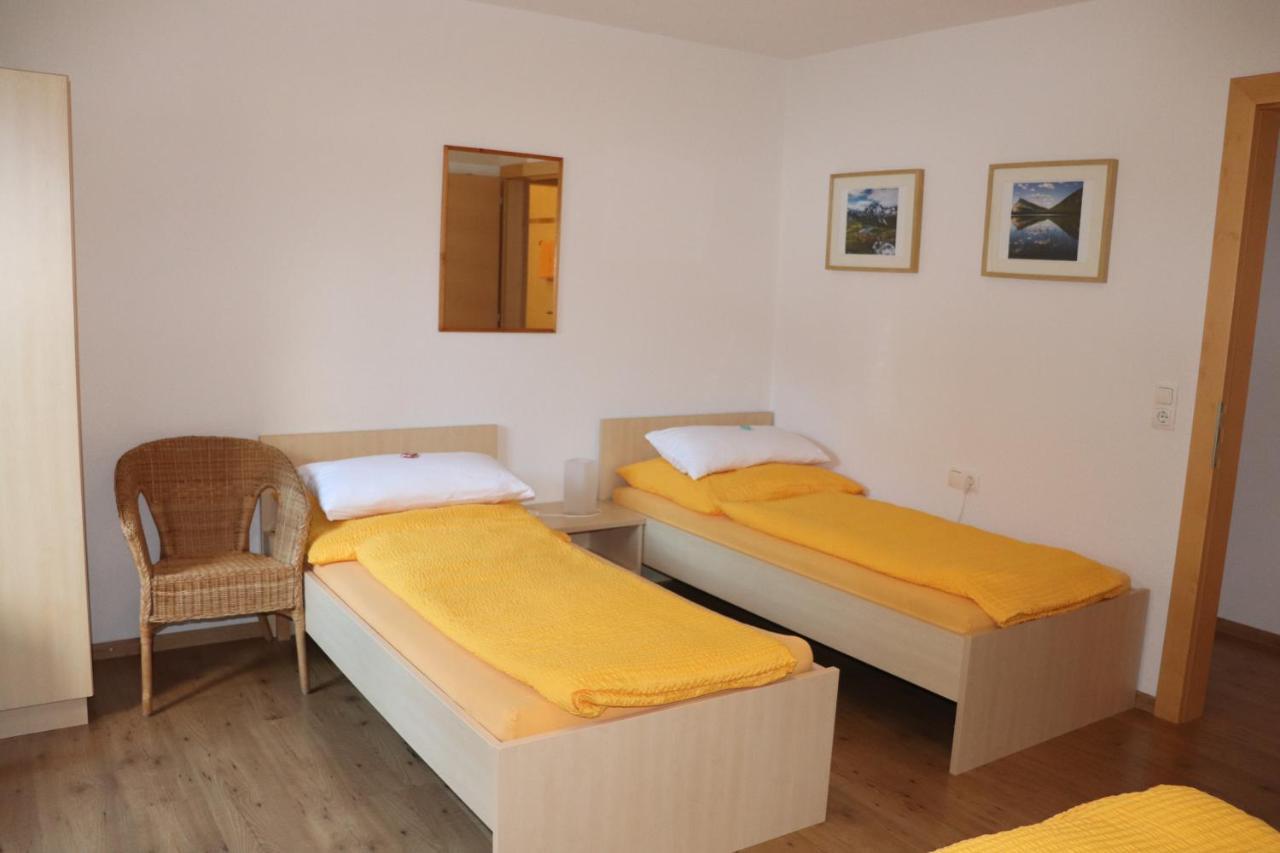 Haus Aperies Apartamento Pettneu am Arlberg Exterior foto
